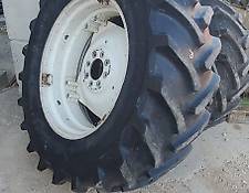 New Holland Felgen Reifen 480 70 34 380 70 24 Alliance Firestone New Holland Felgen Reifen 480 70 34 380 70 24 Alliance Firestone